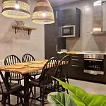 Unique Location - 130m2 & Garden Close To Museums Апартаменты *