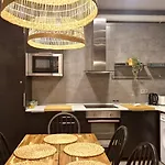 Апартаменты Unique Location - 130m2 & Garden Close To Museums Бильбао