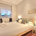 Unique Location - 130m2 & Garden Close To Museums Апартаменты