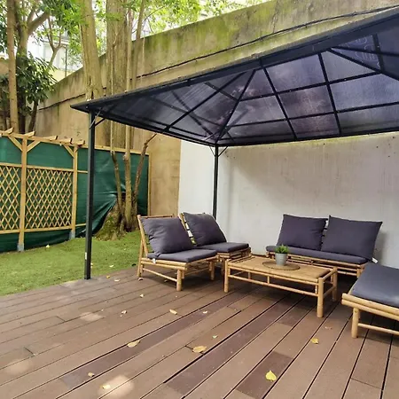 Апартаменты Unique Location - 130m2 & Garden Close To Museums