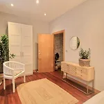 Lägenhet Unique Location - 130m2 & Garden Close To Museums *