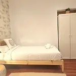 Unique Location - 130m2 & Garden Close To Museums Lägenhet