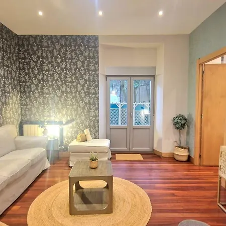 Апартаменты Unique Location - 130m2 & Garden Close To Museums