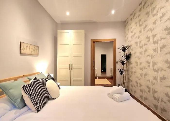 Апартаменты Unique Location - 130m2 & Garden Close To Museums *