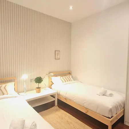 Unique Location - 130m2 & Garden Close To Museums *